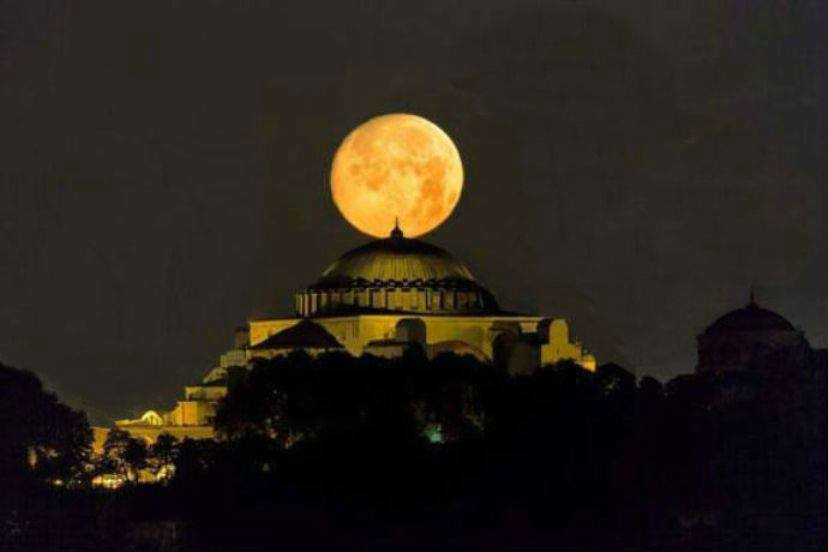 Moonset behind Hagia Sophia, in Istanbul.