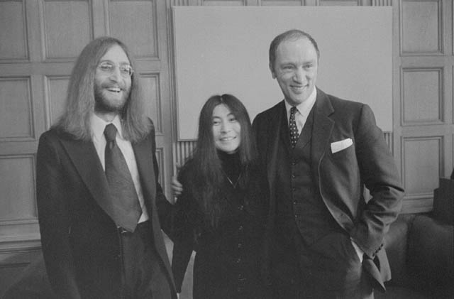 Trudeau with John and Yoko.