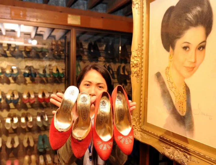 A portrait of Imelda Marcos, with her shoes.